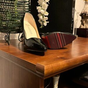 In good shape no scratches bottoms look beautiful